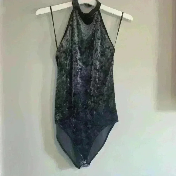 Forever 21 Tops - Forever 21 dark blue crushed velvet bodysuit size medium